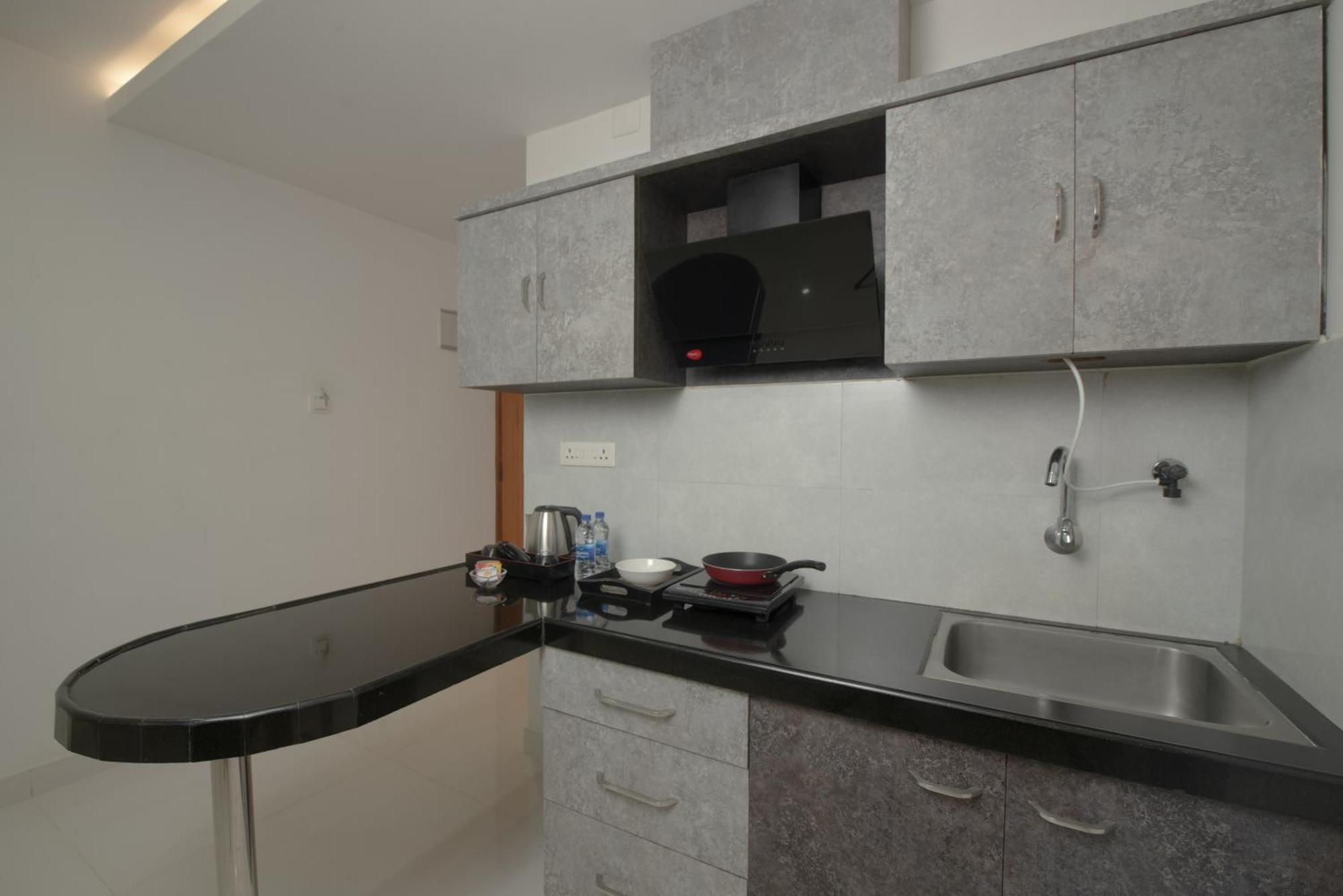 Manipal Atalia Service Apartments Exterior foto
